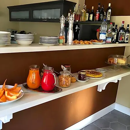 Dei Pini B&B 카노비오