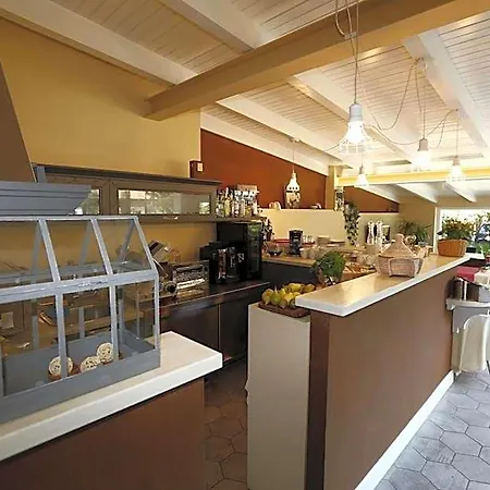 Dei Pini Couette-café 3*