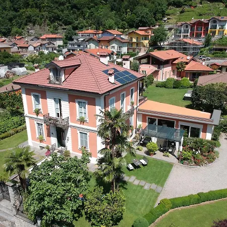 Alojamento de Acomodação e Pequeno-almoço Dei Pini Cannobio